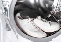 Prospek jasa cuci sepatu terbuka sangat lebar bahkan untuk pemula. Berikut panduan lengkap untuk memulai bisnis laundry sepatu.
