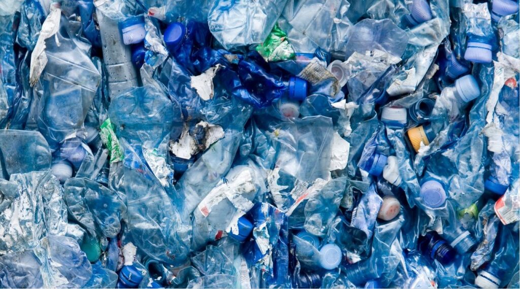 mengolah limbah plastik